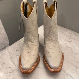 Kids ostrich boots (100% welt), size 8, new with tags.